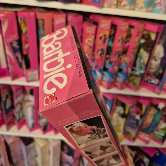 1987 Olympic Figure Skating Barbie #4547 - Picture 4 of 7